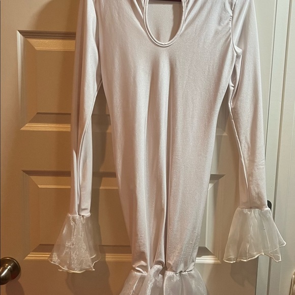 White photo shoot dress - Picture 3 of 4